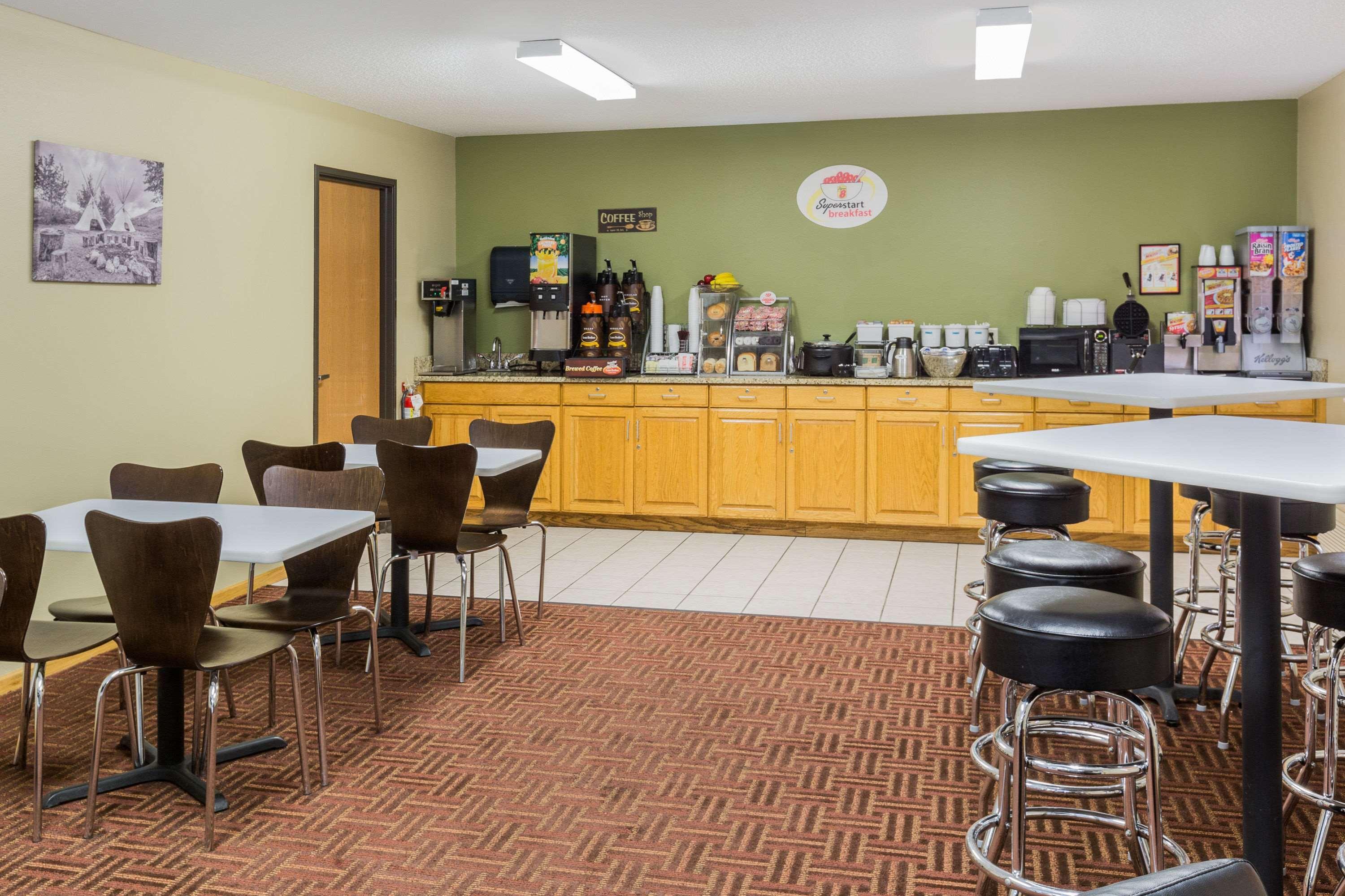 Super 8 By Wyndham Sioux Falls Exterior photo